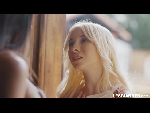 ❤️ D'Meedche kënnt e puer Méint méi spéit heem a schléisst op d'Stiefmamm hir Muschi iessen ❤️❌ Fuckvideo op lb.sex-porntube.ru